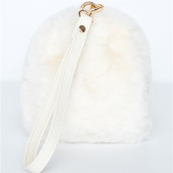 Pretty & Sweet Faux Fur Wristlet (Ivory) - Picture 3 of 5